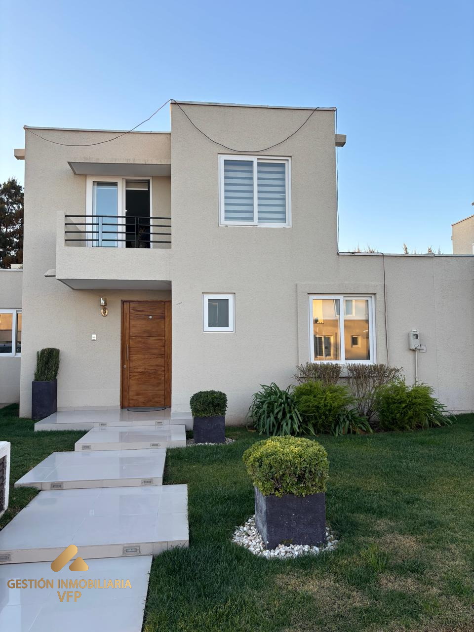 Venta Casa Mediterránea Semi Nueva Chicureo 4d3b Moderna